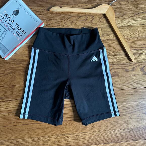 adidas Essentials 3 Stripes Bike Shorts - Picture 3 of 9